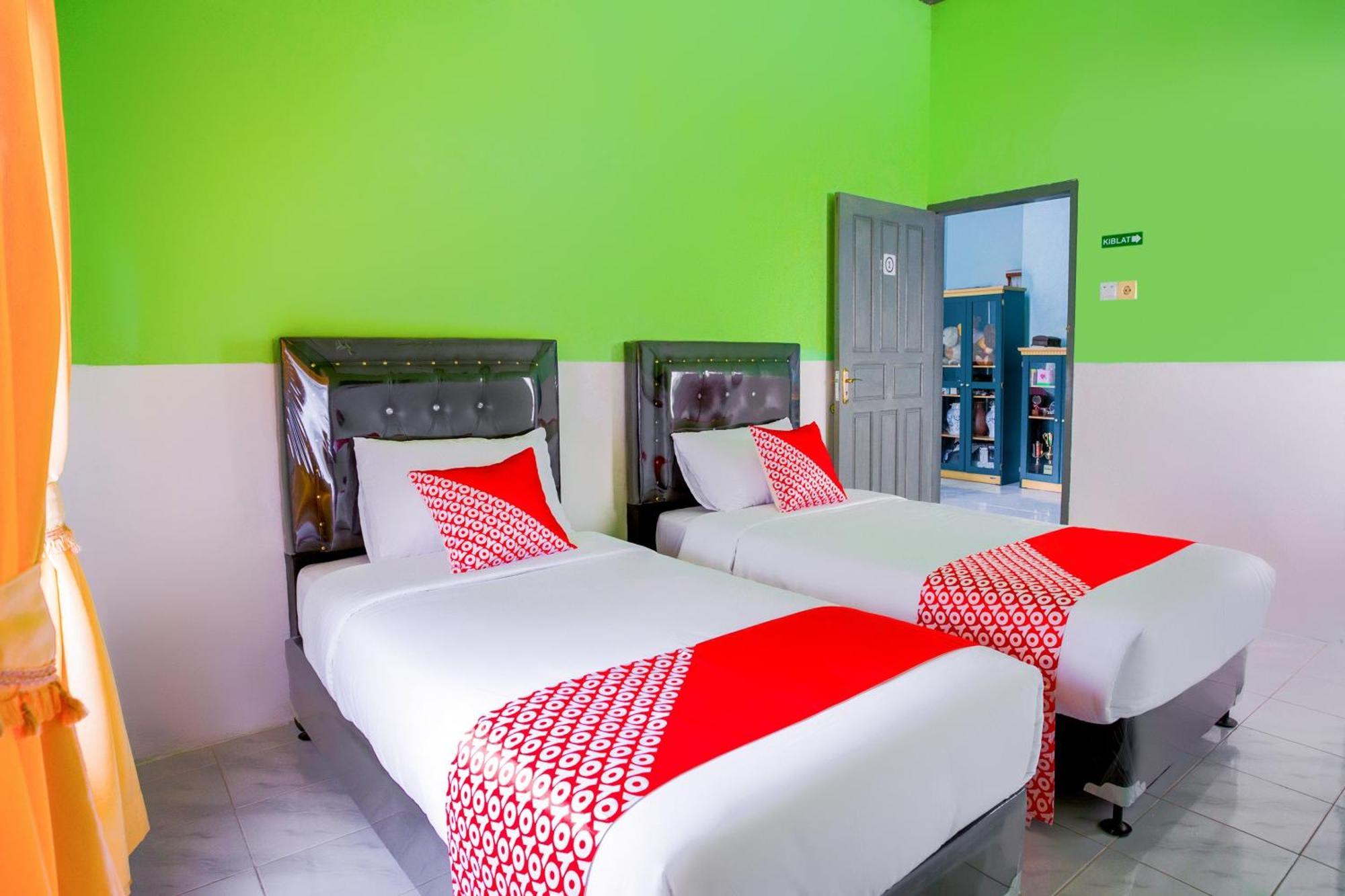 Oyo 2903 Putri Residence Syariah Букіттінгі Екстер'єр фото