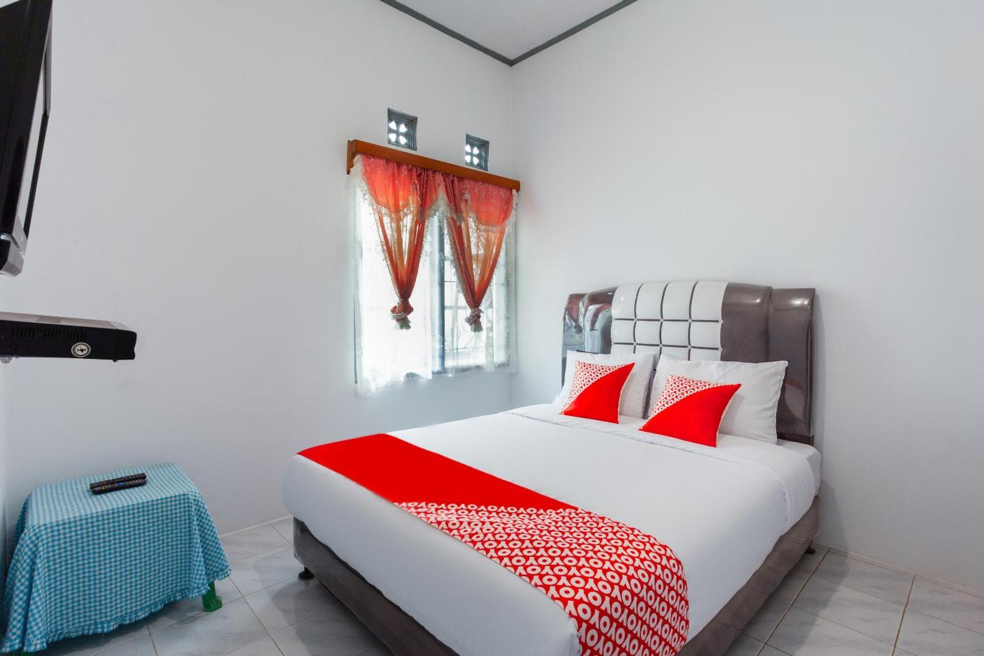 Oyo 2903 Putri Residence Syariah Букіттінгі Екстер'єр фото