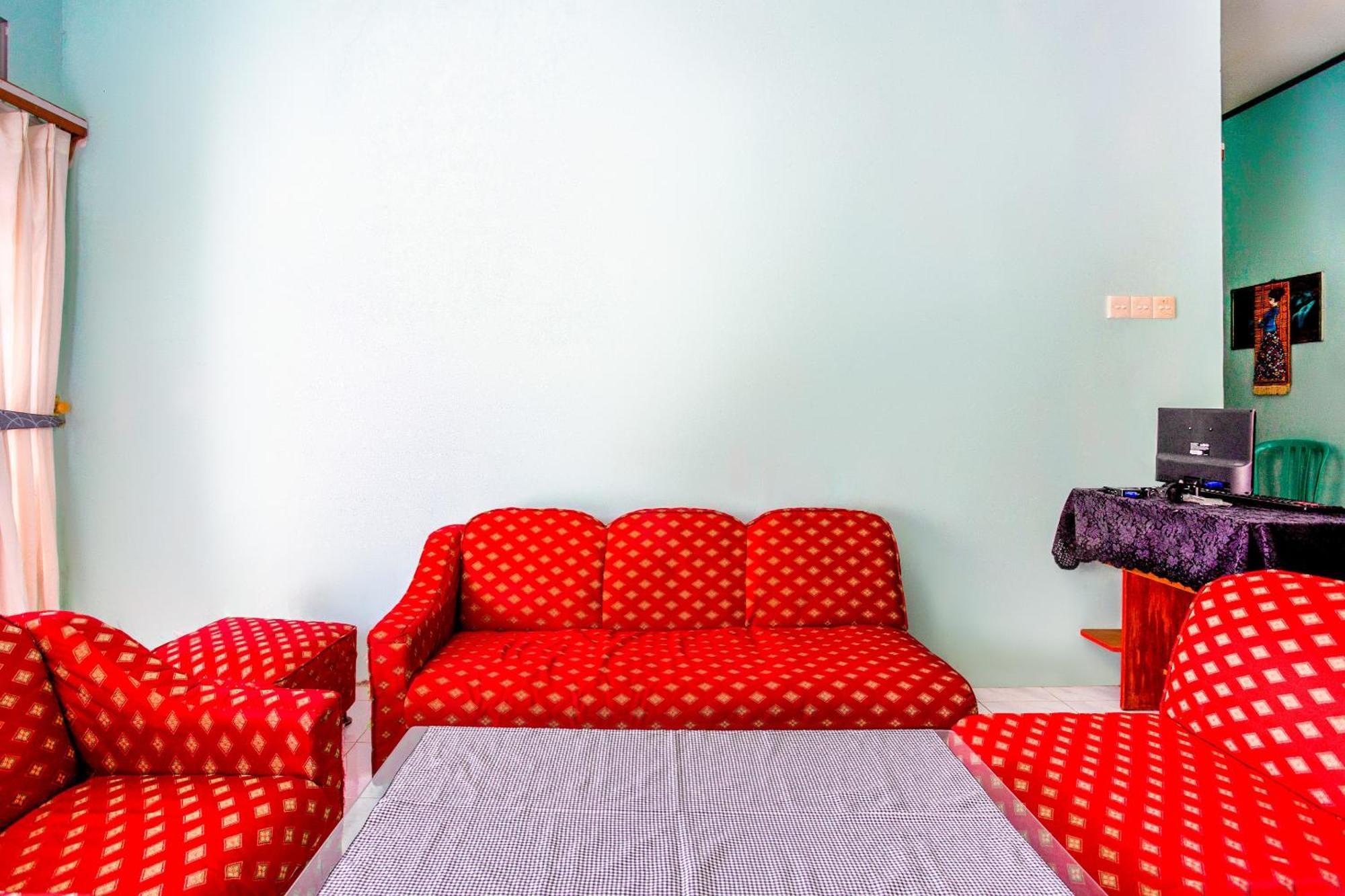 Oyo 2903 Putri Residence Syariah Букіттінгі Екстер'єр фото