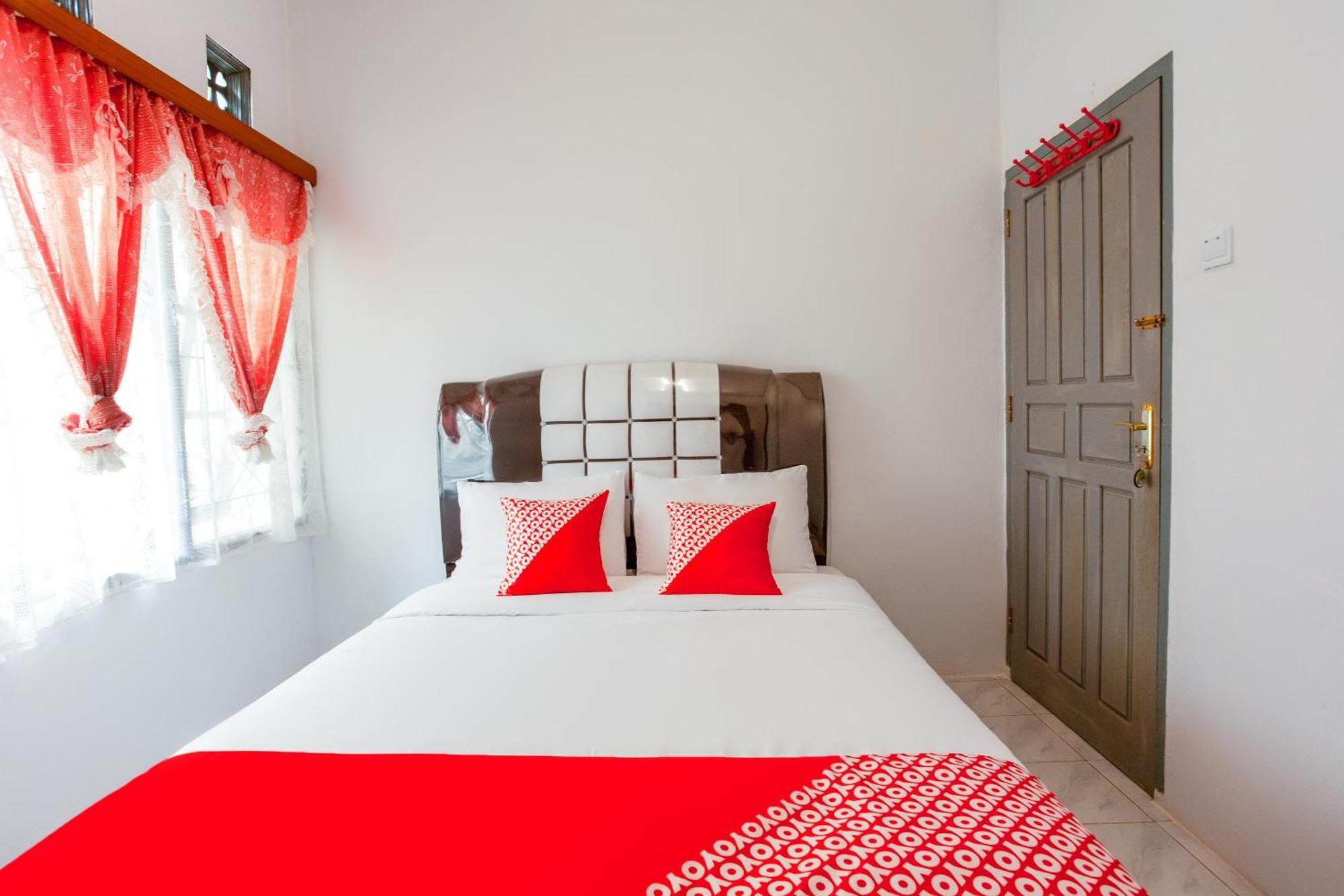 Oyo 2903 Putri Residence Syariah Букіттінгі Екстер'єр фото