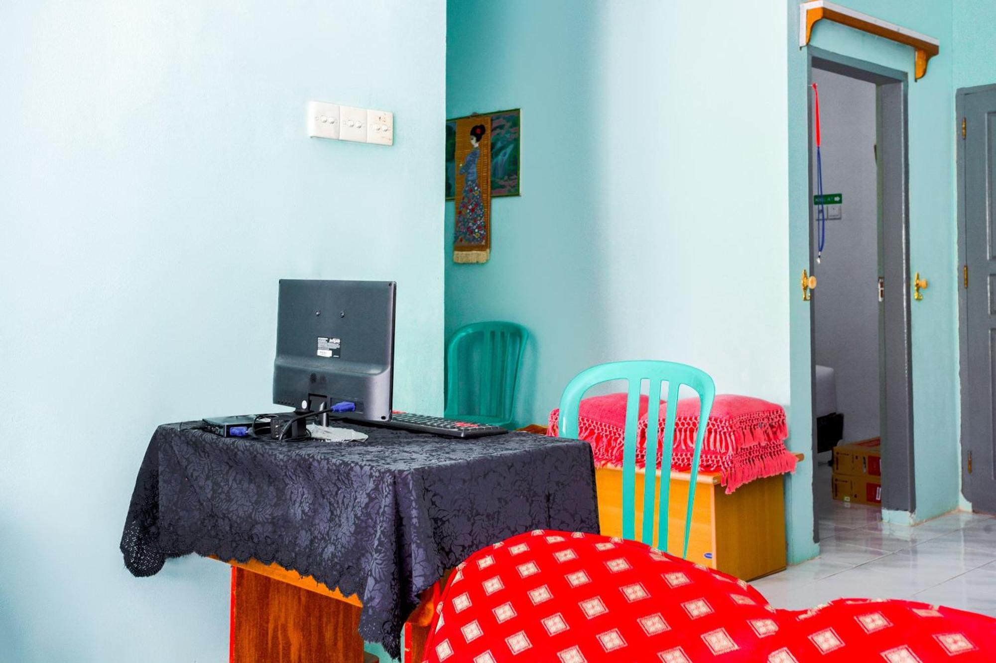 Oyo 2903 Putri Residence Syariah Букіттінгі Екстер'єр фото